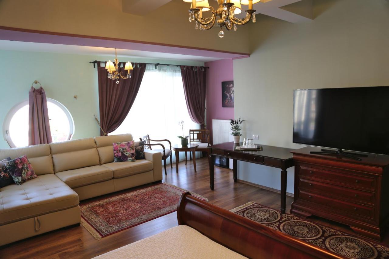 Boutique Vila White Duchess Navodari Exterior photo