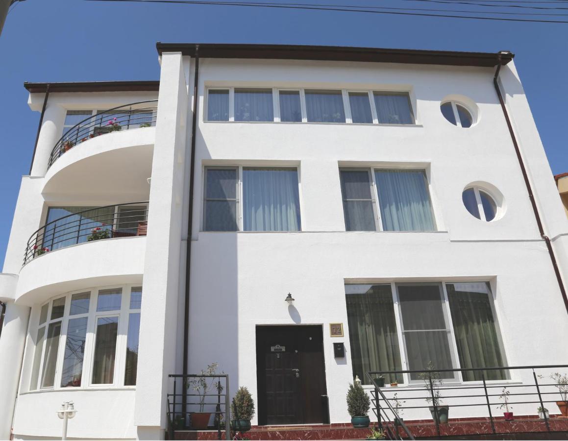 Boutique Vila White Duchess Navodari Exterior photo